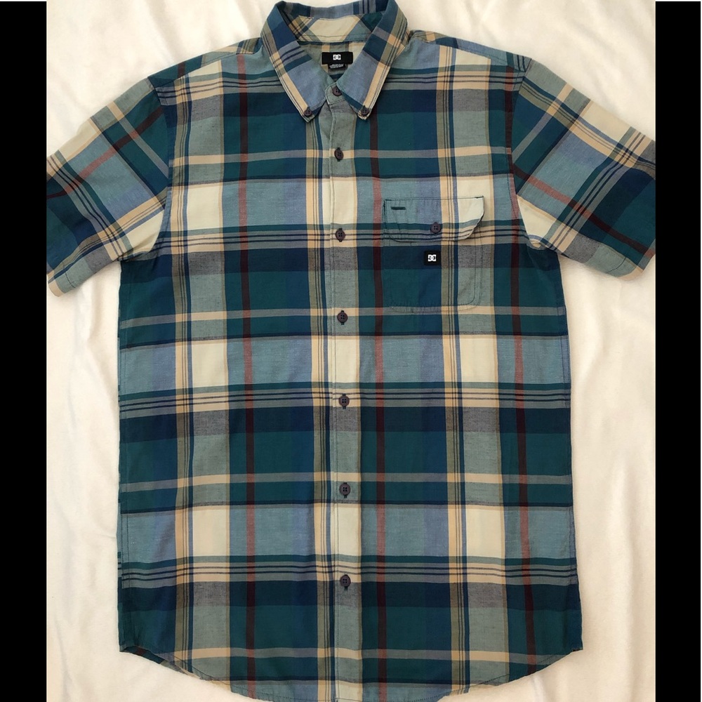 DC Plaid short sleeve Skate Shirt Blue Tan Size Medium